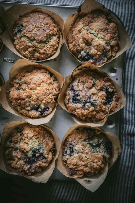 Ultimate Blueberry Muffins, Freeze Dried Blueberry Muffins, Cranberry Blueberry Muffins, Muffins With Frozen Blueberries, Blueberry Muffins With Crumble Topping, Blueberry Muffin Recipes, Frozen Blueberry Muffins, Blueberry Crumb Muffins, Blueberry Crumble Muffins