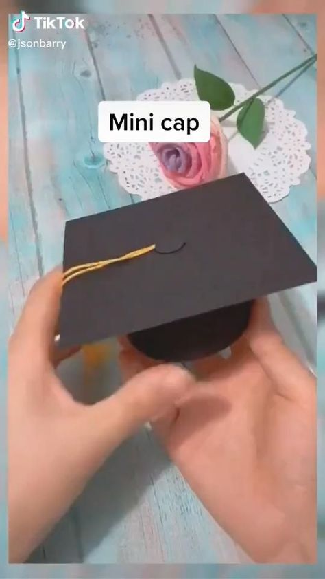 Cute Diy Graduation Gifts, Presents For Graduation, Simple Graduation Gift Ideas, Diy Graduation Gifts For Boys, Ideas For Graduation, Diy Graduation Card Box Ideas, 5th Grade Graduation Ideas Gifts, School Promotion Ideas, 8th Grade Promotion Party Ideas