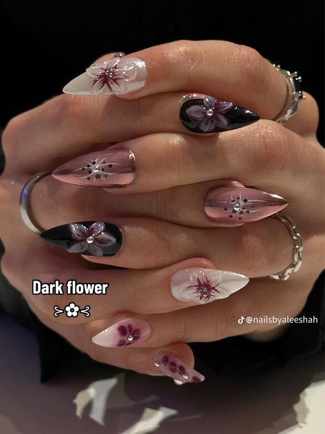 Aesthetic Nail Design, Nail Art Aesthetic, Chrome Pink, Flowers Nails, Aesthetic Nail, Pretty Gel Nails, Cute Gel Nails, Soft Nails, Kawaii Nails