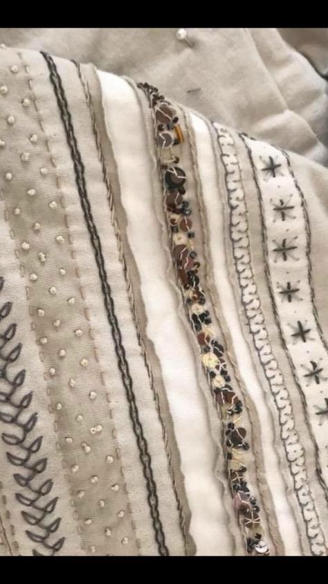 Embroidery On Stripes Fabric, Embroidery Stitches Beginner, Chic Scarves, Abstract Embroidery, Fabric Embellishment, Art Scarves, Wool Embroidery, Upcycle Sewing, Embroidery On Clothes