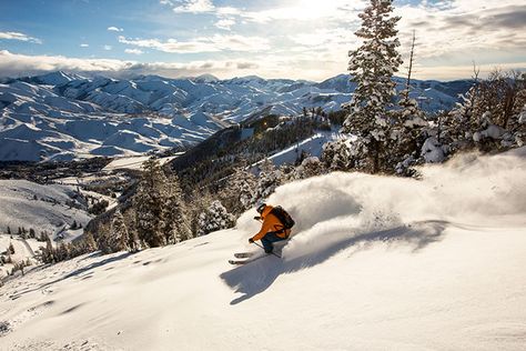 If you’re looking for a winter getaway where you can escape the crowds, it’s time to go to Idaho. Ski Utah, Utah Skiing, Ski Bums, Ski Vacation, Ski Outfit, Ski Holidays, Ski Season, Alpine Skiing, Snow Skiing