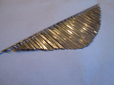 Golden Snitch wings (Harry Potter) | RPF Costume and Prop Maker Community Diy Golden Snitch Wings, Diy Golden Snitch Costume, Harry Potter Snitch Wings, Golden Snitch Pumpkin, Golden Snitch Costume, Snitch Costume, Golden Snitch Wings, Diy Golden Snitch, Harry Potter Christmas Party