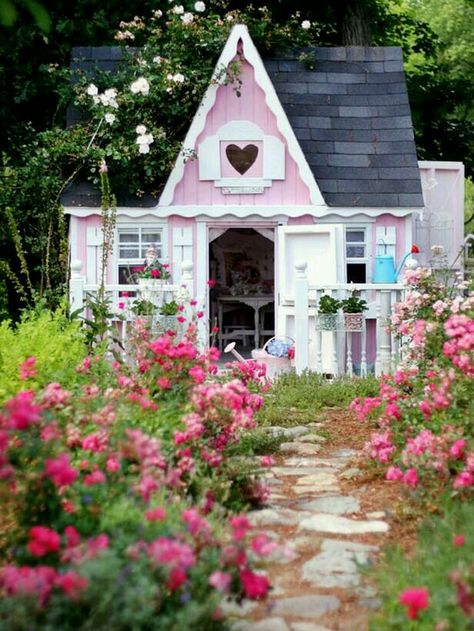 Lovely Pink Cottage Jardin Style Shabby Chic, Shabby Chic Decorating, Outdoor Playhouse, Cute Cottages, Shabby Chic Garden, Potting Sheds, Style Cottage, Pink House, She Sheds