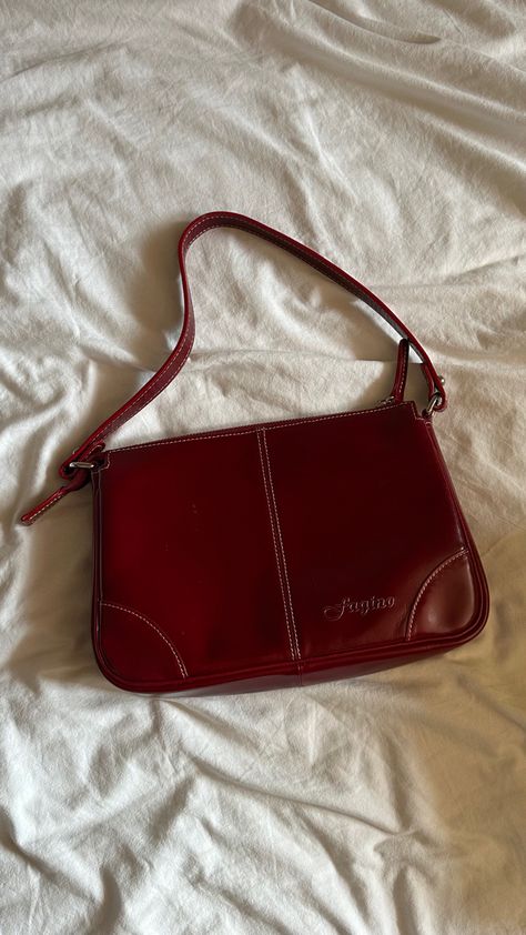 wine red bag vintage bag thrifted bag Fall Cherry Red, Dark Red Fall Outfits, Cherry Red Autumn Outfits, Wine Red Accessories, Cherry Red Handbag, Cherry Red Shoulder Bag, Red Leather Handbag, Cherry Red Accessories, Dark Red Bag Outfit