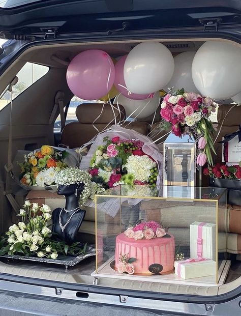 Luxury Birthday Aesthetic, Car Trunk Birthday, Christmas Wishlist Aesthetic, Aesthetic Christmas Wishlist, Car Birthday Decorations, Wishlist Aesthetic, Birthday Surprise Ideas, Pink Flowers Bouquet, Bouquet Balloons