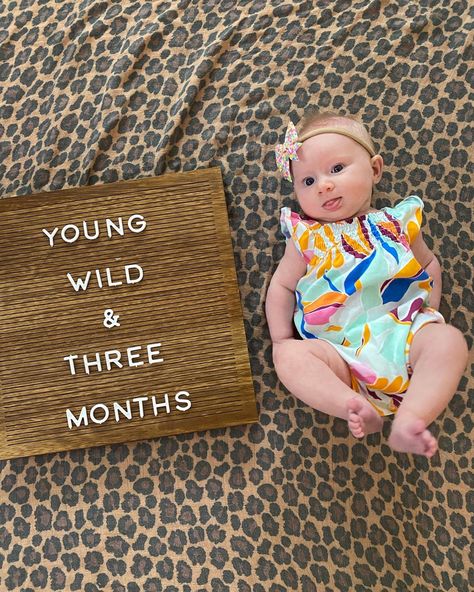 3 Month Old Board Ideas, Three Month Old Letter Board, 7 Month Pictures, 3 Month Old Baby Milestones Pictures, Three Month Old Photo Shoot, Three Months Baby Photoshoot, Three Month Milestones Photo Ideas, Two Month Old Baby Pictures Photo Ideas, Three Month Baby Photoshoot