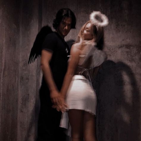 Devils Couple Costume, Mattheo Riddle Imagines, Angel And Devil Costume, Angel Halloween Costumes, Mattheo Riddle, Devil Halloween, Devil Costume, Couples Halloween Outfits, Cute Couple Halloween Costumes