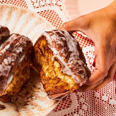 Make Ooey, Gooey Dollywood-Style Cinnamon Bread at Home | Cook's Country Dollywood Cinnamon Bread Recipe, Dollywood Cinnamon Bread, Cinnamon Sugar Bread, Country Dinner, Cinnamon Bread Recipe, Bread Dough Recipe, Sugar Bread, Bread At Home, Cooking App