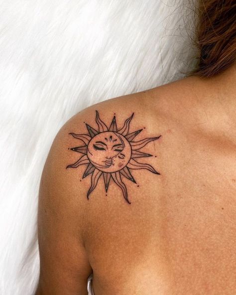 Sun And Moon Shoulder Tattoos For Women, Behind Leg Tattoo Thighs, Tattoo Sonne, Earthy Tattoos, Hippie Tattoo, Sun And Moon Tattoo, Octopus Tattoo Design, Knot Tattoo, Tattoos Geometric