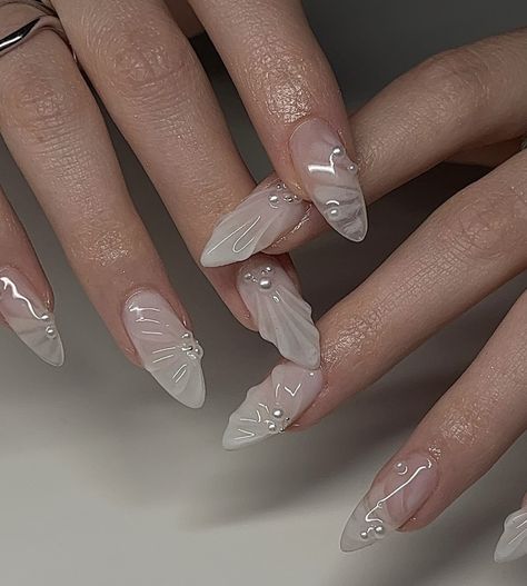 insta: @aurakanails China Nails, Nails Gel Nails, Milky Nails, Custom Press On Nails, Nail Remover, Mermaid Nails, Almond Acrylic Nails, New Nail Art, Nail Patterns