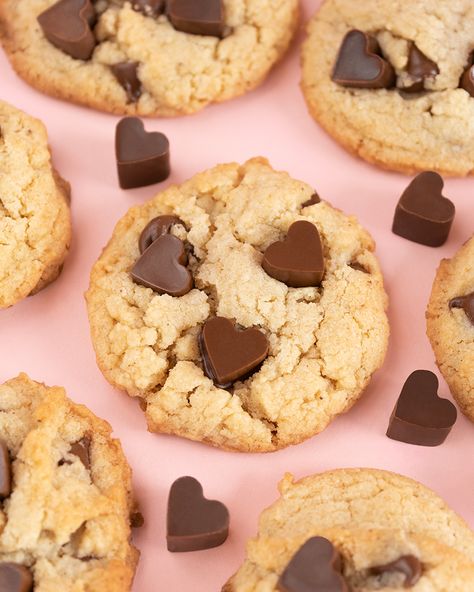 How To Make Heart Shaped Chocolate Chips - Crafterward Heart Shaped Sugar Cookies, Star Shaped Cookies, Chocolate Shapes, Scratch Recipes, Heart Shaped Chocolate, Cookie Business, Valentines Day Food, Valentine Chocolate, Valentines Food