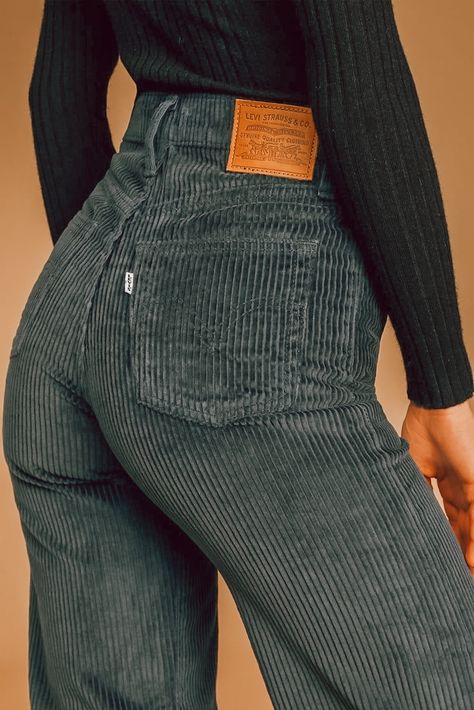 Corduroy Pants Outfit, Blue Corduroy Pants, Levi's Ribcage, Corduroy Pants Women, Jeans Outfit Women, Wear To Work Dress, Thrifted Outfits, Blue Corduroy, Mode Inspo