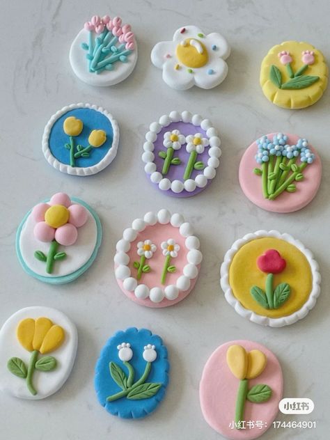 Quick and Easy DIY Clay Fridge Magnets for Your Home Foam Clay Crafts Aesthetic, Superclay Ideas, Super Clay Craft Ideas, Clay Crafts Magnet, Super Clay Art Ideas, Clay Magnet Ideas Aesthetic, Superclay Craft, Clay Magnets Ideas, Super Light Clay Ideas