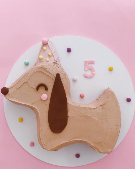 Puppy Party Cake, Puppy Dog Cakes, Puppy Birthday Cakes, Dachshund Birthday, Puppy Birthday Parties, Puppy Cake, Second Birthday Ideas, Dog Birthday Cake, Dog Cakes