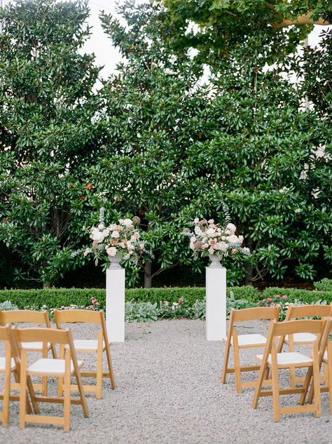 If you are a visual learner like us it may be hard to determine how your wedding budget will play out irl. So today we are showing you what a 60k wedding budget looks like depending on how many guests you invite! Christmas Home Decorating, Wedding Pillars, Garden Wedding Ceremony, Wedding Budget Breakdown, Decor Christmas Home, Wedding Ceremony Ideas, Altar Flowers, Yard Wedding, Garden Weddings Ceremony