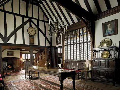 Alston Court, Suffol Tudor Ceiling, Tudor Interior, Tudor Buildings, Uk Architecture, Country Life Magazine, Wattle And Daub, Medieval Houses, Wood Ceiling, The Staircase