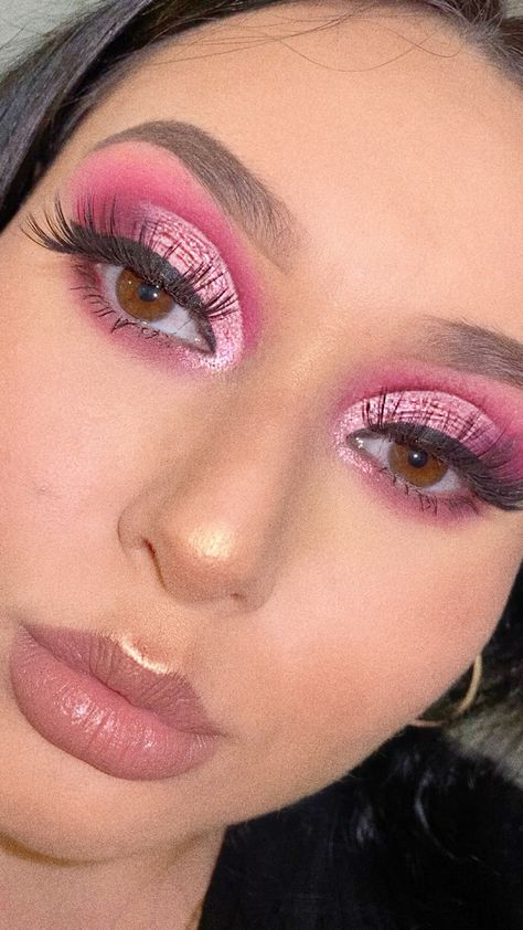 Hot pink/plum half cut crease with nude lippy 👌🏼 IG:mariathebeautician Bubblegum Pink Makeup Looks, Hot Pink And Silver Makeup, Makeup Looks To Go With Hot Pink Dress, Pink Dance Makeup, Hot Pink Eyeshadow Looks With Glitter, Hot Pink Quince Makeup, Makeup For A Hot Pink Dress, Pink Prom Eyeshadow, Light Pink Makeup Looks Full Face