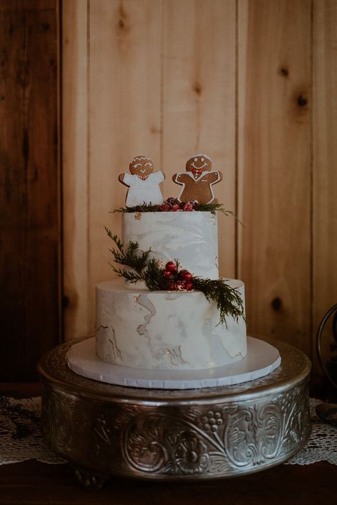 One Tier Winter Wedding Cake, Gingerbread Wedding Cake, Gingerbread Bride And Groom, Christmas Wedding Cakes Elegant, Simple Winter Wedding Cake, Gingerbread Wedding, Christmas Wedding Cake Topper, December Wedding Cake, Wedding Cake Christmas