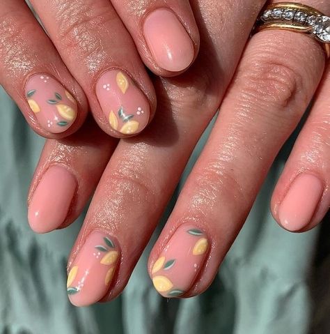 Lemon Nails Short, Tuscany Nails, Italian Nail Art, Lemon Manicure, Amalfi Coast Nails, Italian Manicure, Italian Nails, Italy Nails, Short Nail Inspo