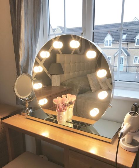 Hollywood Mirror Round, Circle Mirror Vanity, Vanity Circle Mirror, Feminine Dorm Room, Illuminated Bathroom Mirror, Bulb Mirror, Diy Vanity Mirror, Backlit Bathroom Mirror, Girls Furniture