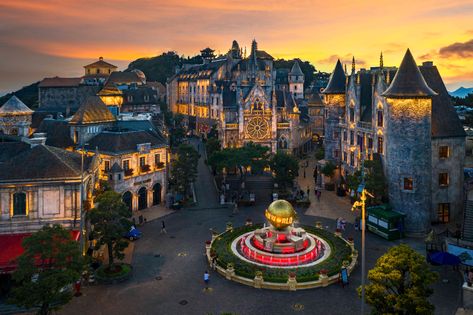 Sun World Ba Na Hills - Road to fairyland Ba Na Hills, Vietnam Travel Guide, Han River, Breathtaking Places, Southeast Asia Travel, Vietnam Travel, Fairy Land, Top Of The World, Da Nang