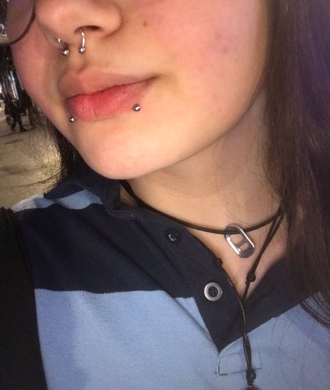 Snake Bites With Septum, Emo Snake Bites, One Snake Bite Piercing, Snake Bites Small Lips, Septum And Snakebites, Snake Bites And Septum, Snakebite Piercing Lip, Snakes Bites, Snake Bites Piercing Aesthetic