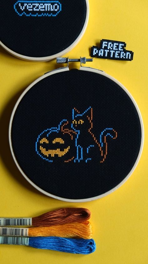 Halloween Cat and Pumpkin - Cross Stitch Pattern - vezemo's Ko-fi Shop Cute Halloween Cross Stitch, Easy Cross Stitch Patterns Free Simple, Cross Stitch House Patterns Free, Free Halloween Cross Stitch Charts, Small Halloween Cross Stitch Patterns Free, Spooky Cross Stitch Pattern, Cross Stitch Halloween Patterns, Small Halloween Cross Stitch Patterns, Cross Stitch Mini Patterns