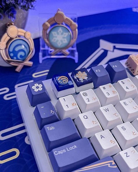 Genshin Keycaps, Genshin Setup, Scaramouche Keyboard, Fancy Keyboard, Keyboard Caps, Diy Mechanical Keyboard, Gamer Setup, Tech Aesthetic, Gamer Room Decor