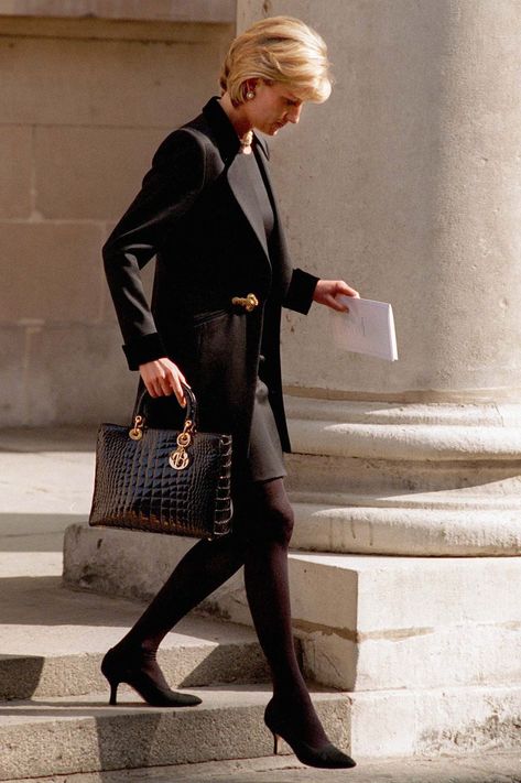 90s Minimalism, Princess Diana Fashion, Princes Diana, Diana Fashion, Lady Diana Spencer, Charlotte Casiraghi, Diana Spencer, Princesa Diana, Brand Board