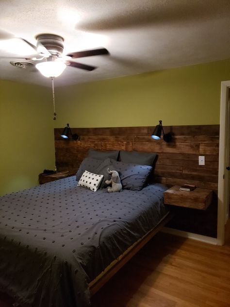 Bed Headboards Wood, Butcher Block Headboard, Floating Bed Headboard, Floating Bed Frame With Nightstand, Floating Bed Headboard Ideas, Rustic Floating Bed, Floating Headboard Ideas, Floating Pallet Bed, Pallet Floating Bed