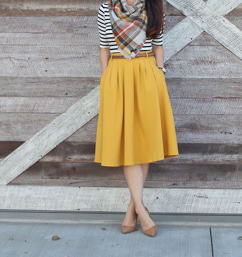 Cheer After Year 2017 Planner in Gold Dots, Modcloth Breathtaking Tiger Lilies Midi Skirt in Mustard, Modcloth Inside Scoop Top in Black & White Skirt Outfit Midsize, Yellow Skirt Outfit, Mustard Outfit, Outfit Midsize, Mustard Skirt, Meeting Outfit, Disney College, Stylish Petite, Disney Traditions