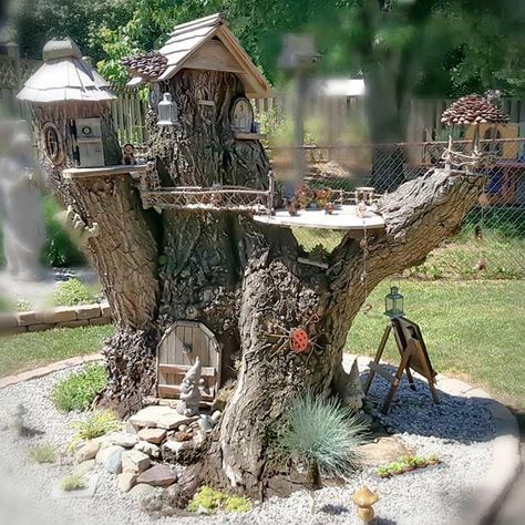 Gnome Tree Stump House, Birdhouse Tree, Tree Stump Ideas, Tree Stump Decor, Stump Ideas, Gnome Ideas, Tree Fairy, Tattoo Plant, Backyard Gardens