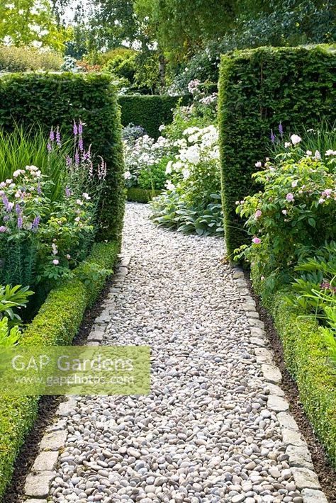 Gravel Garden, Have Inspiration, Formal Gardens, Garden Path, Garden Pathway, Ideas Garden, Garden Layout, Garden Cottage, Back Garden