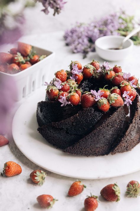 Bundt Cake With Strawberries, Strawberry Bundt Cake, Chocolate Olive Oil Cake, Cake With Strawberries, Cake Calories, Chocolate Bundt, Chocolate Bundt Cake, Fairy Cakes, Dark Chocolate Cakes