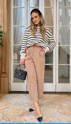 Classic Professional Outfits For Women, Professional Spring Work Outfits, Romantic Work Outfit, Business Casual Outfits For Women Colorful, Business Professional Outfits For Women Summer, Spring Business Professional Outfits, Smart Casual Work Outfit Summer, Female Lawyer, Stile Blair Waldorf