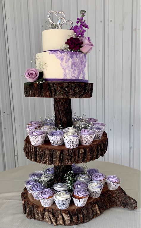 Dark Purple Rustic Wedding Ideas, Purple White Wedding Cake, Dark And Light Purple Wedding, Purple Rustic Wedding Cake, Purple Wedding Cake With Cupcakes, Purple Farm Wedding, Purple Wedding Cake Ideas Lavender, Black And Light Purple Wedding, Dusty Purple Wedding Cake