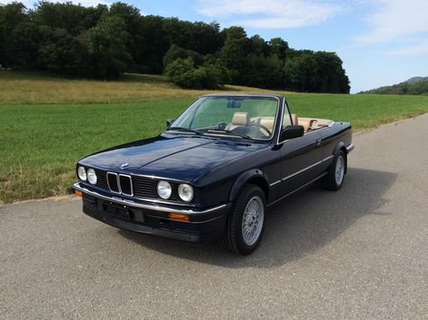 BMW 320i E30 Convertible Blue Vintage Bmw Convertible, Vintage Bmw Cars, Bmw E30 Cabrio, Bmw E30 Convertible, Summer Cars, Bmw Truck, E30 Convertible, Blue Bmw, Bmw Old