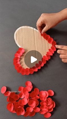 Best Wall Hanging Crafts, Craft For Paper, Paper Craft Heart, How To Make A Wall Hanging, Wall Craft Ideas With Paper, How To Make Wall Hangings, How To Make Heart With Paper, Heart Wall Decor Diy, Wall Hanging Ideas With Paper