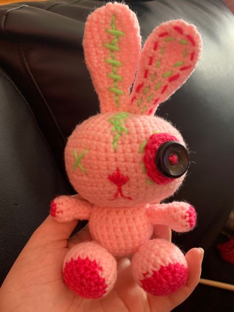 Voodoo Crochet, Crochet Zombie, Zombie Bunny, Crochet Autumn, Bunny Halloween, Bunny Crochet, Crochet Rabbit, Fun Crochet Projects, Halloween Crochet