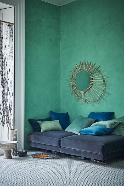 General room design inspo. Dive into the Aegean trend with Mediterranean hues and oceanic shapes Green Couch Decor, Blue Living Room Inspiration, Blue Couch Living Room, Turquoise Living Room Decor, Living Room Turquoise, Narrow Living Room, Living Room Decor Colors, Salon Suites, Living Room Color Schemes