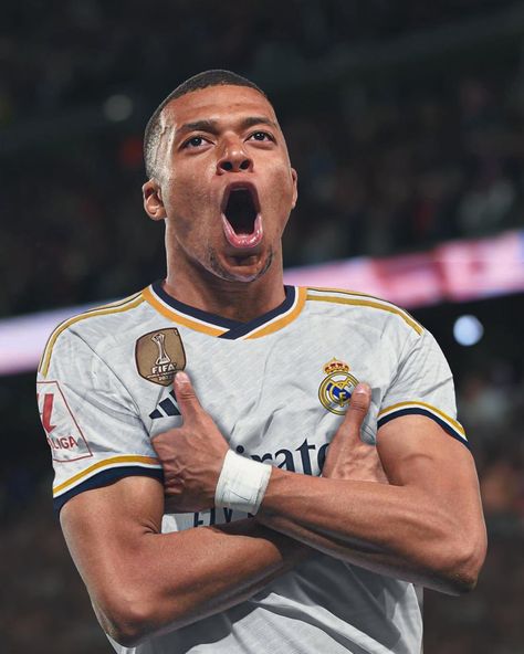 Real Madrid Goal, Ronaldo Photos, Cristiano Ronaldo Portugal, Football Players Photos, Real Madrid Team, Real Madrid Wallpapers, Madrid Wallpaper, Real Madrid Players, Kylian Mbappe