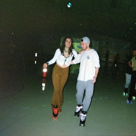 Roller skate skating couple skate 90s old film cute couple rolling skating Rollerskating Couple Aesthetic, Roller Skating Couple Aesthetic, Roller Skating Date Aesthetic, Rollerskating Date, Roller Skate Couple, Roller Skating Couple, Roller Skating Date, Abc Dates, Roller Boogie