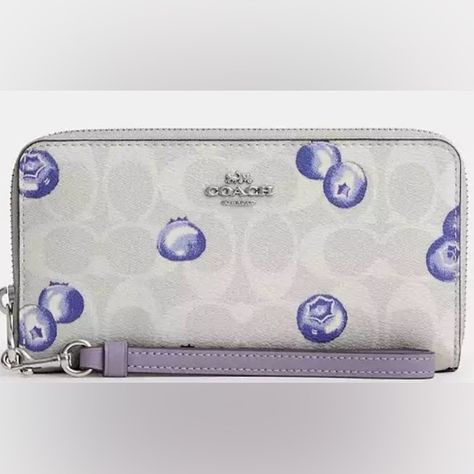 Zip hand wallet blueberry𢡄𢡄 Blueberry Color, Blueberry Print, Denim Diy Clothes, Denim Diy, Coach Outlet, Pretty Bags, Coach Handbags, Coach Bags, Color Purple