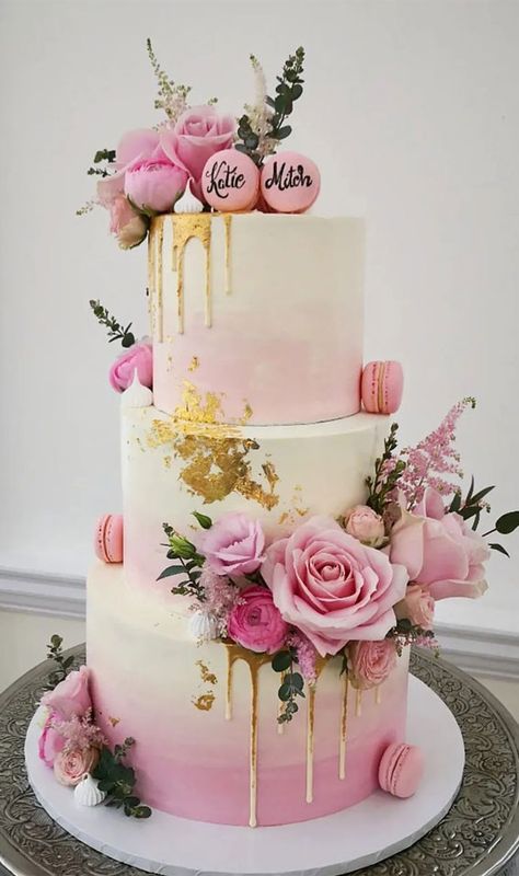 Floral Cakes Wedding, Wedding Cake Different Tiers, Buttercream Cake Designs Wedding, Pastel Pink Wedding Cake, 2023 Wedding Cake Trends, Pink Cake Designs Birthday, 4 Tier Wedding Cake With Flowers, Cake Design For Wedding, Pink Floral Cake Birthday