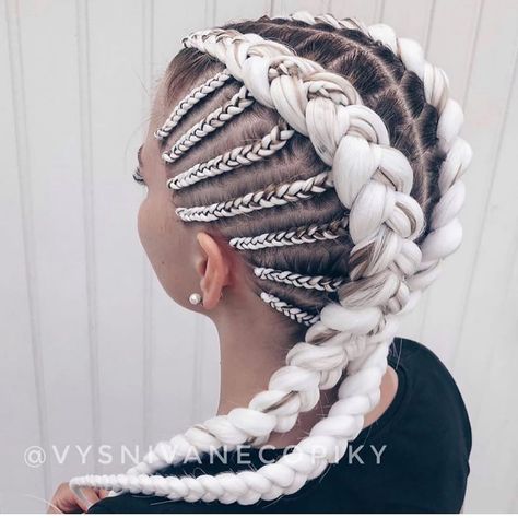 HotOnBeauty on Instagram: “🤍 Snow White braids 🤍 by @vysnivanecopiky #flashbackfriday  #hotonbeauty . #braidedbeauty #braidstyles #summerbraids #whiteblonde” Rave Hair, Viking Hair, Blonde Braids, Makijaż Smokey Eye, Cool Braids, Braids For Long Hair, Copic, Hair Designs, Perfect Hair