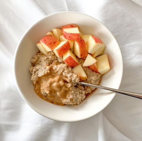 Oatmeal Aesthetic, Foods For Healthy Skin, Aesthetic Morning, Breakfast Aesthetic, Healthy Summer Recipes, Healthy Food Dishes, Healthy Food Motivation, Healthy Lifestyle Food, Food Is Fuel