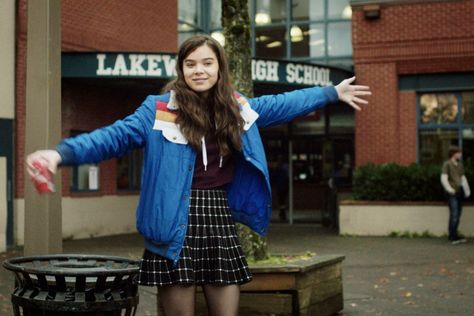 The Edge of Seventeen | 7 Movies That Everyone Will Be Talking About This Fall The Edge Of Seventeen, Haley Lu Richardson, Luanna Perez, Girl Movies, Nerdy Girl, Movies Outfit, Hailee Steinfeld, Blue Jacket, The Edge