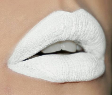 White Lipstick Looks, White Eyebrows, White Lip Liner, Upturned Nose, Catwalk Makeup, White Lipstick, White Eyeshadow, White Lips, Lip Art Makeup