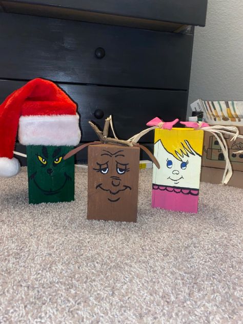 Wood Blocks Crafts, Christmas Crafts Wood, Wood Blocks Christmas, Diy Grinch, Jenga Blocks, Christmas Blocks, Wood Block Crafts, Fall Fest, Winter Craft