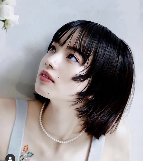 Hime Cut Short Hair, Hime Haircut, Hair Without Bangs, Hime Cut, Hair Tutorials For Medium Hair, Haircuts For Medium Hair, Hair Images, Haircut For Thick Hair, Haircuts For Long Hair